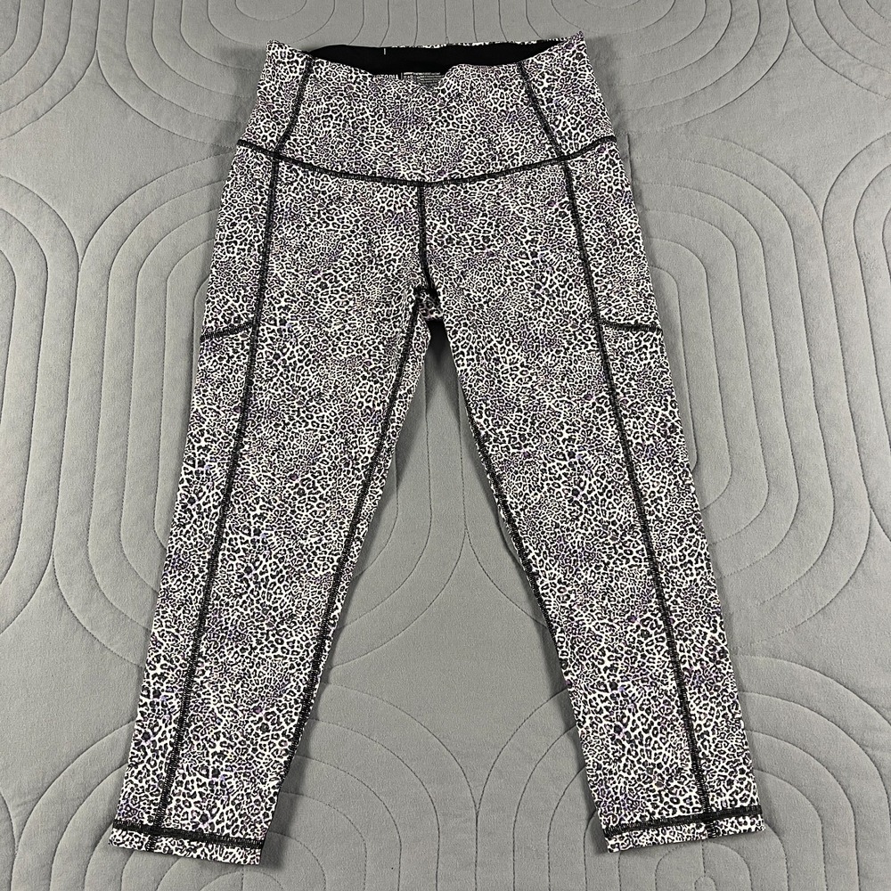 Victoria Sport Knockout Capri Leggings Womens M Leopard Print Athletic Stretch